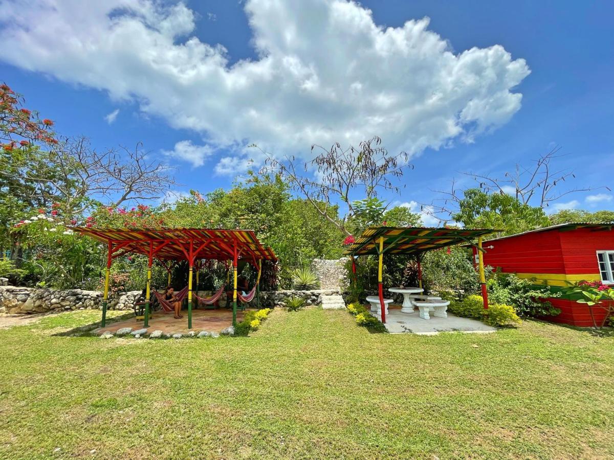 Judy House 2 - Lewis Backpacker Hostel Little Bay Exterior foto